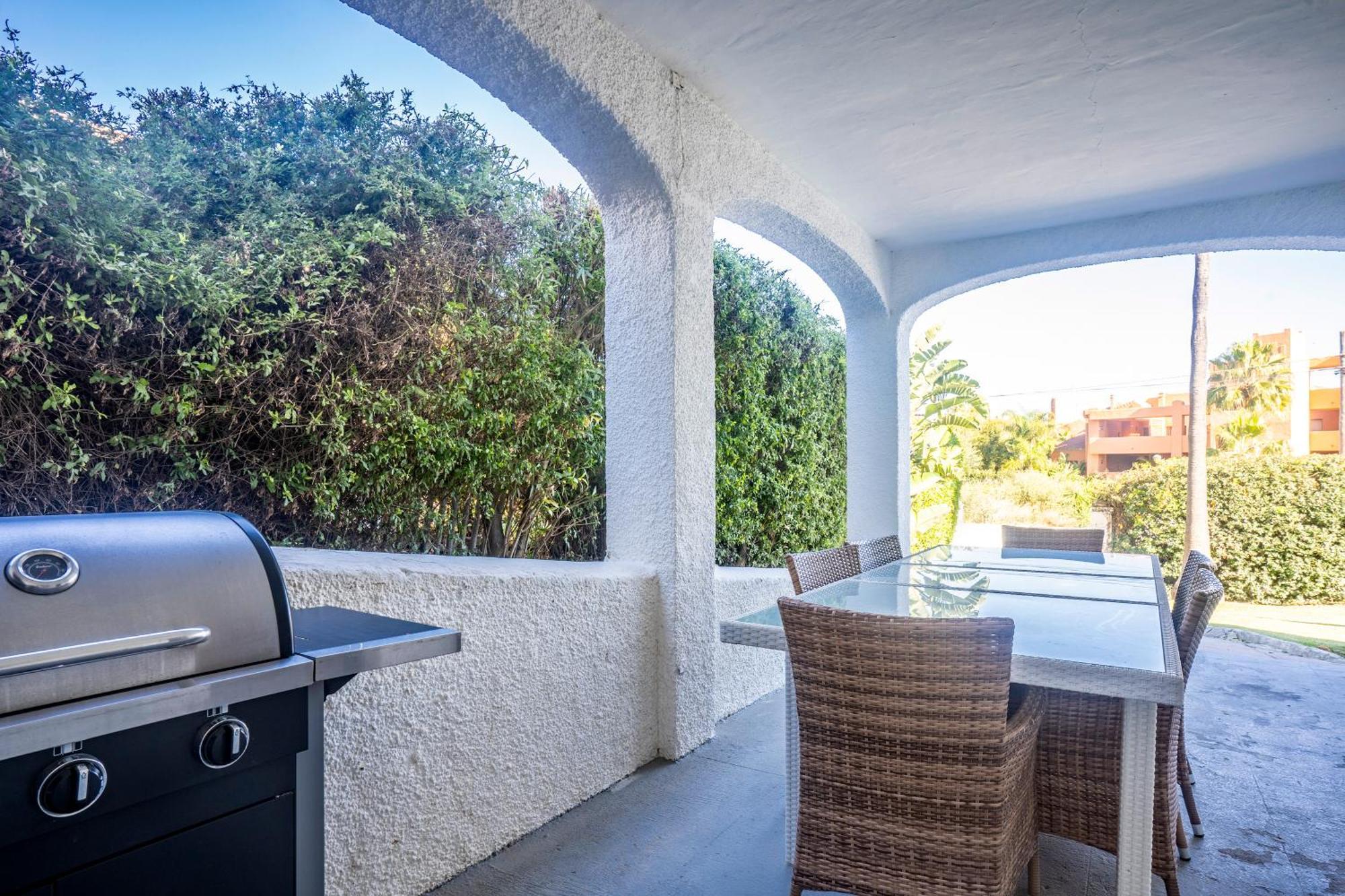 Beautiful 5 Bedroom Villa, Sea Views, Private Pool, Estepona Newly Refurbished Kültér fotó
